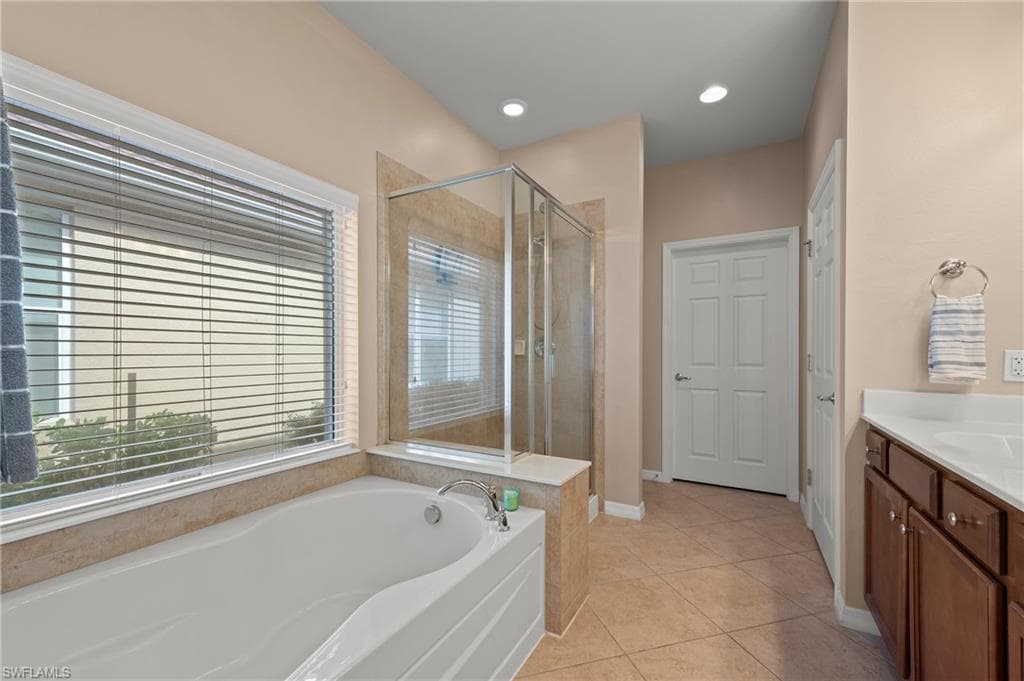 28526 Guinivere WAY, BONITA SPRINGS FL 34135-26
