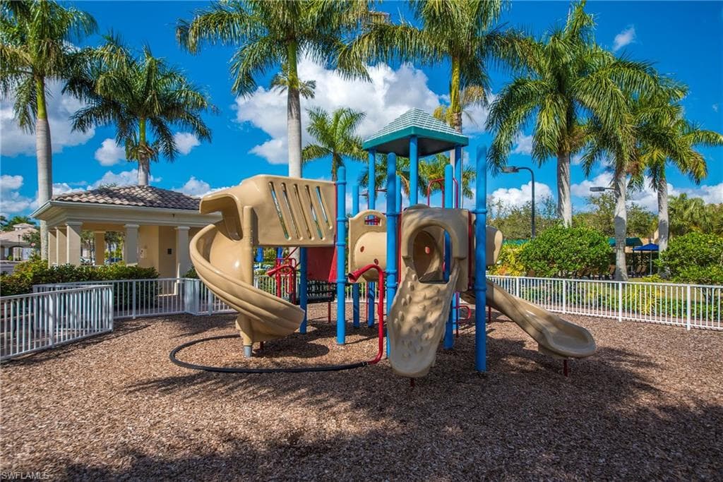 28526 Guinivere WAY, BONITA SPRINGS FL 34135-48