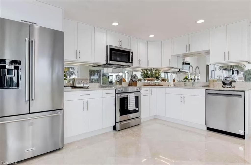 2740 N Beach RD # B, ENGLEWOOD FL 34223-13