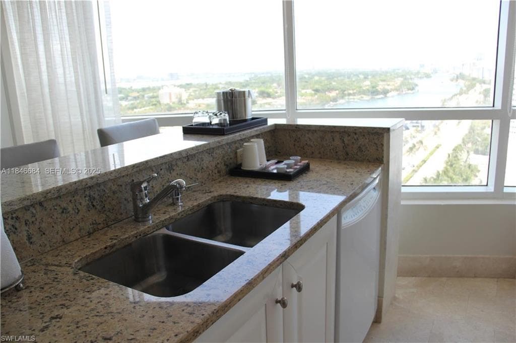 4401 COLLINS AVE, MIAMI BEACH FL 33140-11