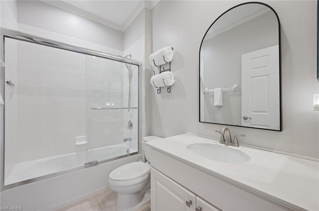1420 Sweetwater CV # 104, NAPLES FL 34110-21