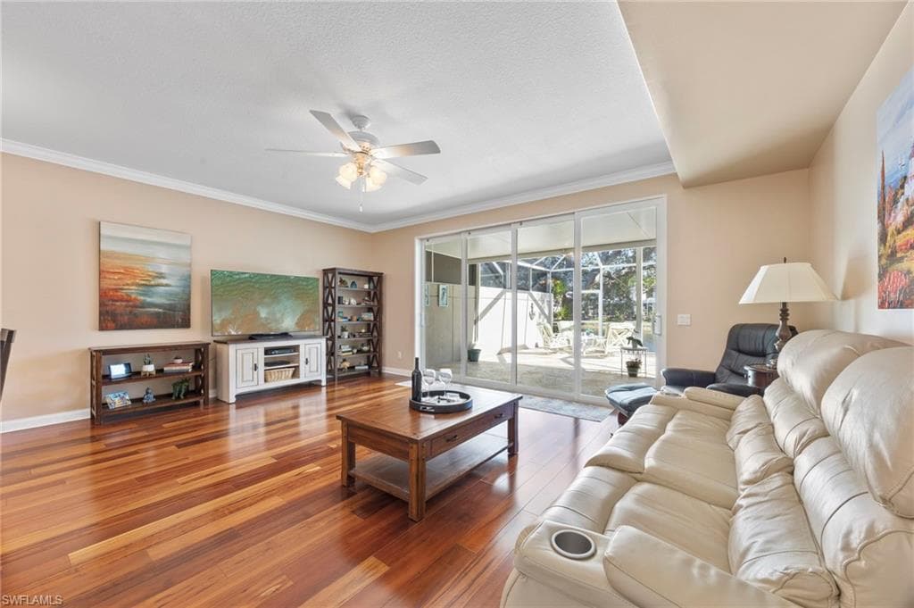 5561 Cove CIR, NAPLES FL 34119-1