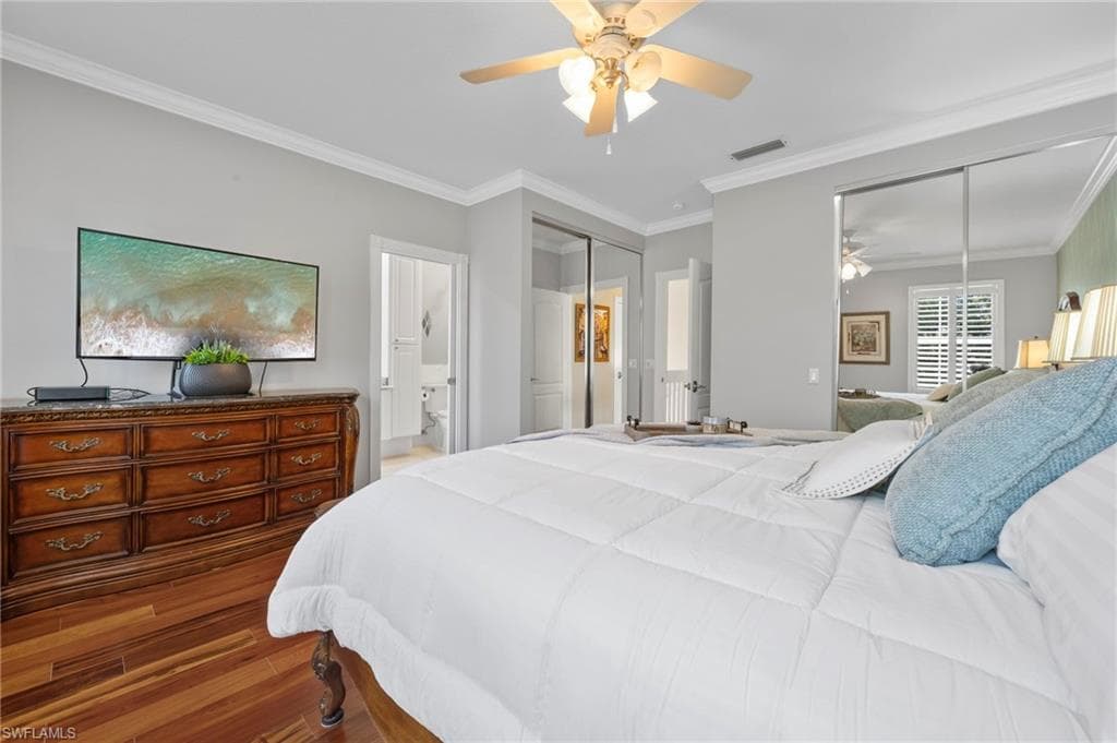 5561 Cove CIR, NAPLES FL 34119-25