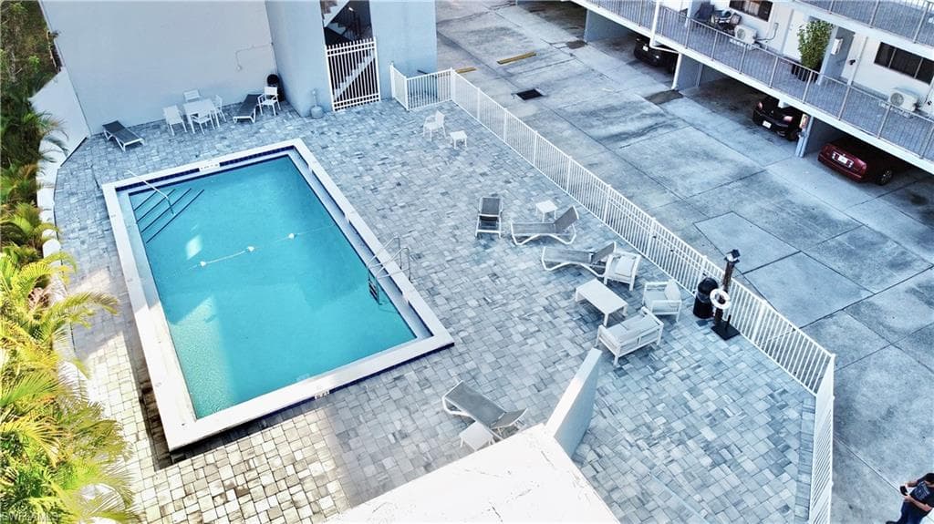 826 Wiggins Pass RD # 214, NAPLES FL 34110-1