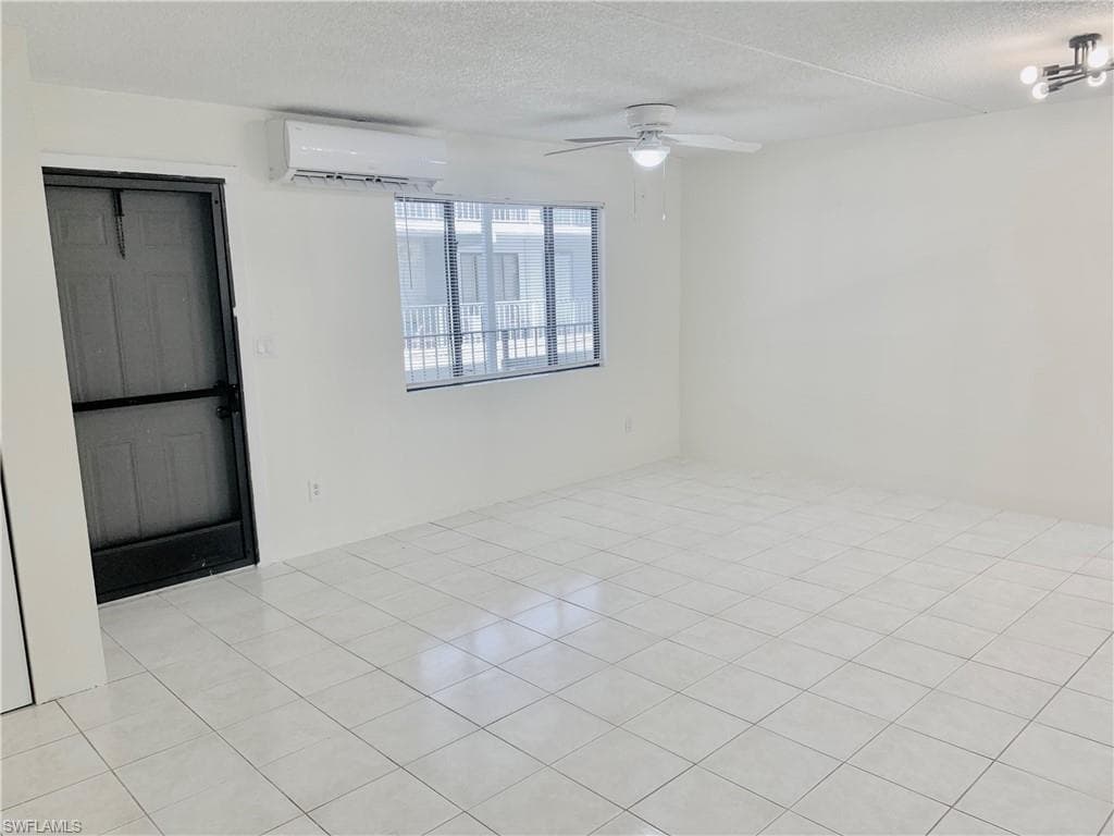 826 Wiggins Pass RD # 214, NAPLES FL 34110-2