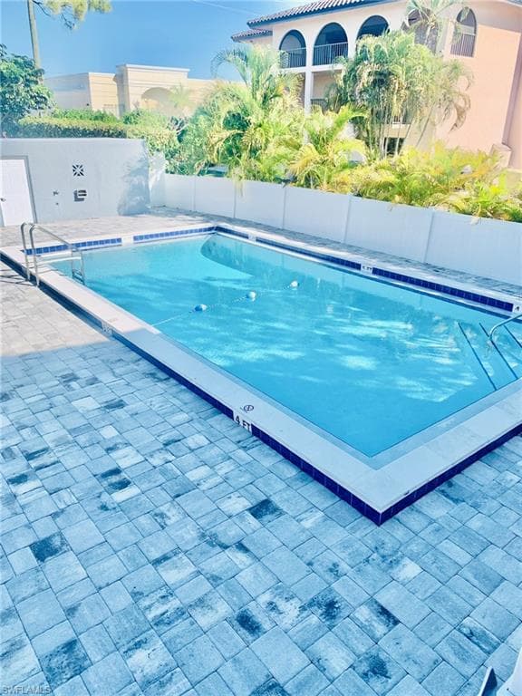 826 Wiggins Pass RD # 214, NAPLES FL 34110-18