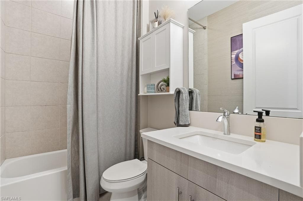 11394 Jacaranda DR-26