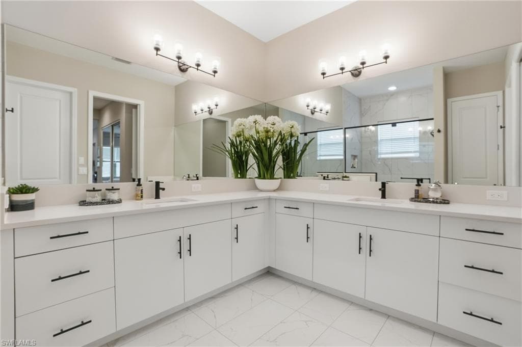 11394 Jacaranda DR-19
