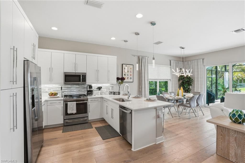11394 Jacaranda DR-13