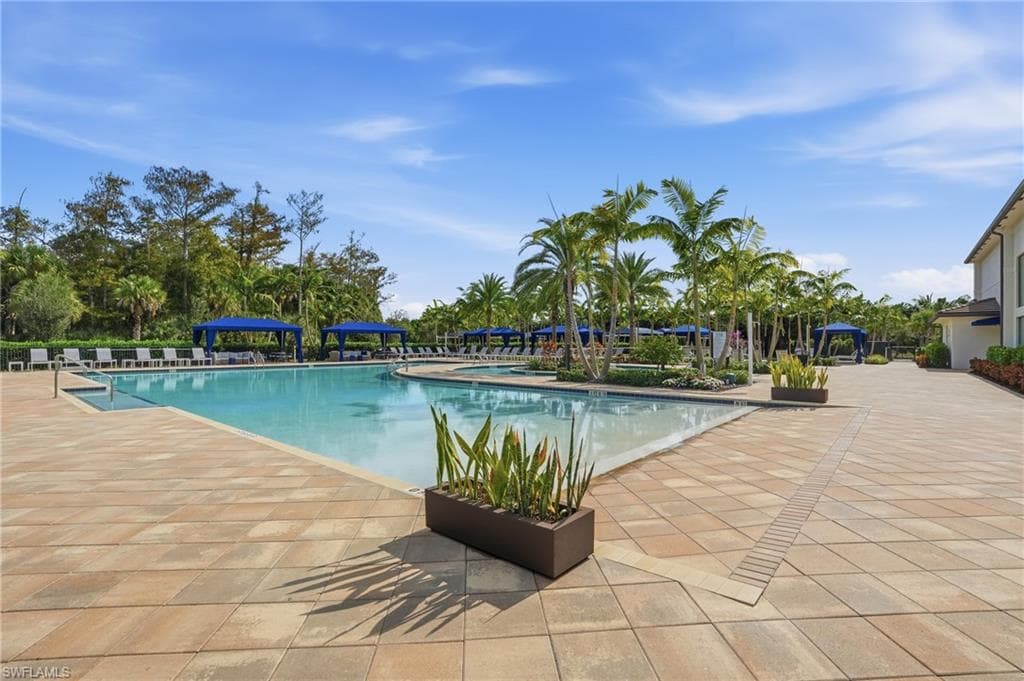 11394 Jacaranda DR-38