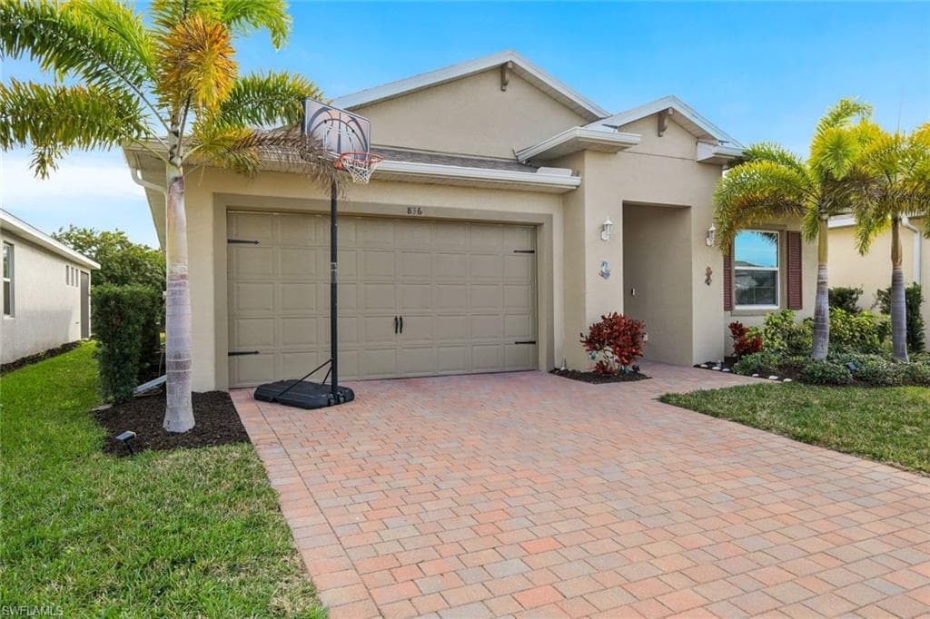 836 Heather Lake AVE, CAPE CORAL FL 33993-2