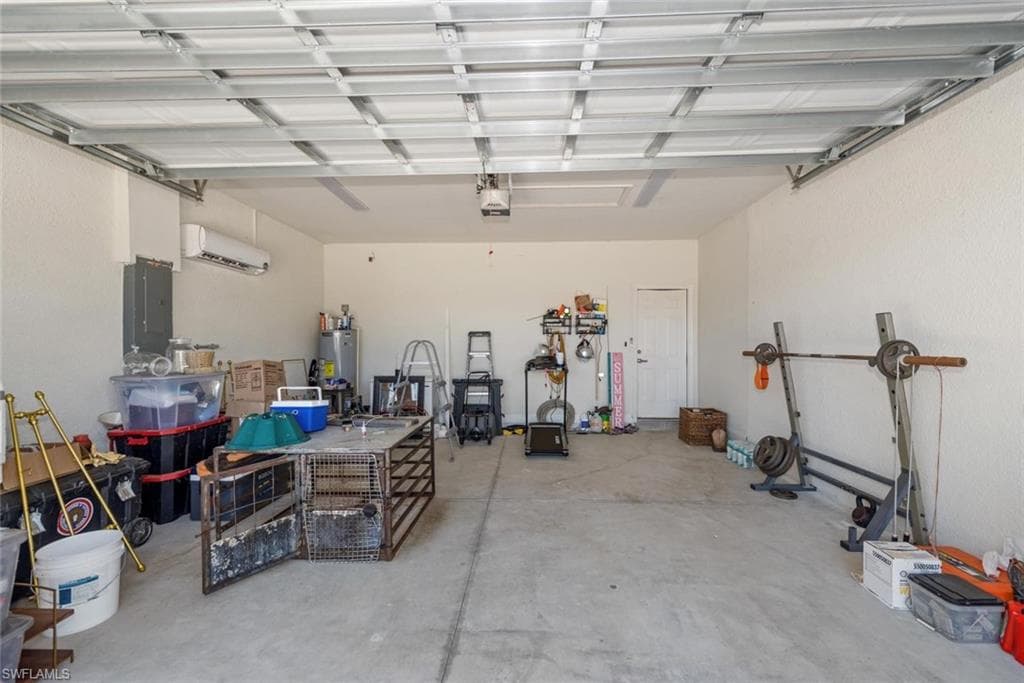 6139 Hendley CT, FORT MYERS FL 33905-22