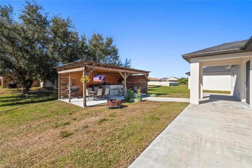 6139 Hendley CT, FORT MYERS FL 33905-25