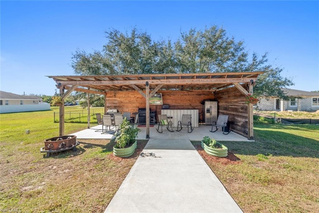 6139 Hendley CT, FORT MYERS FL 33905-28