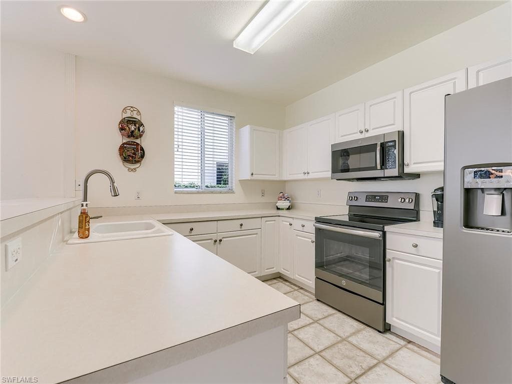 8461 Southbridge DR # 4, ESTERO FL 33967-12