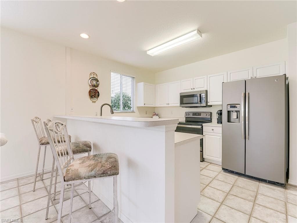 8461 Southbridge DR # 4, ESTERO FL 33967-11
