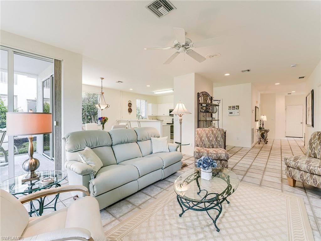 8461 Southbridge DR # 4, ESTERO FL 33967-6