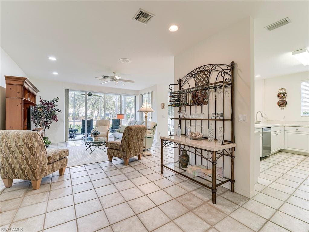 8461 Southbridge DR # 4, ESTERO FL 33967-8
