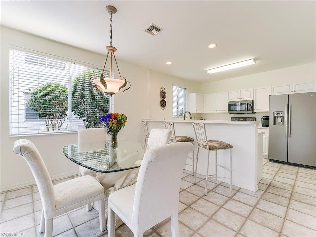 8461 Southbridge DR # 4, ESTERO FL 33967-9