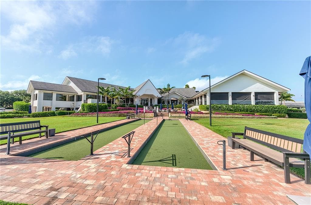8461 Southbridge DR # 4, ESTERO FL 33967-32