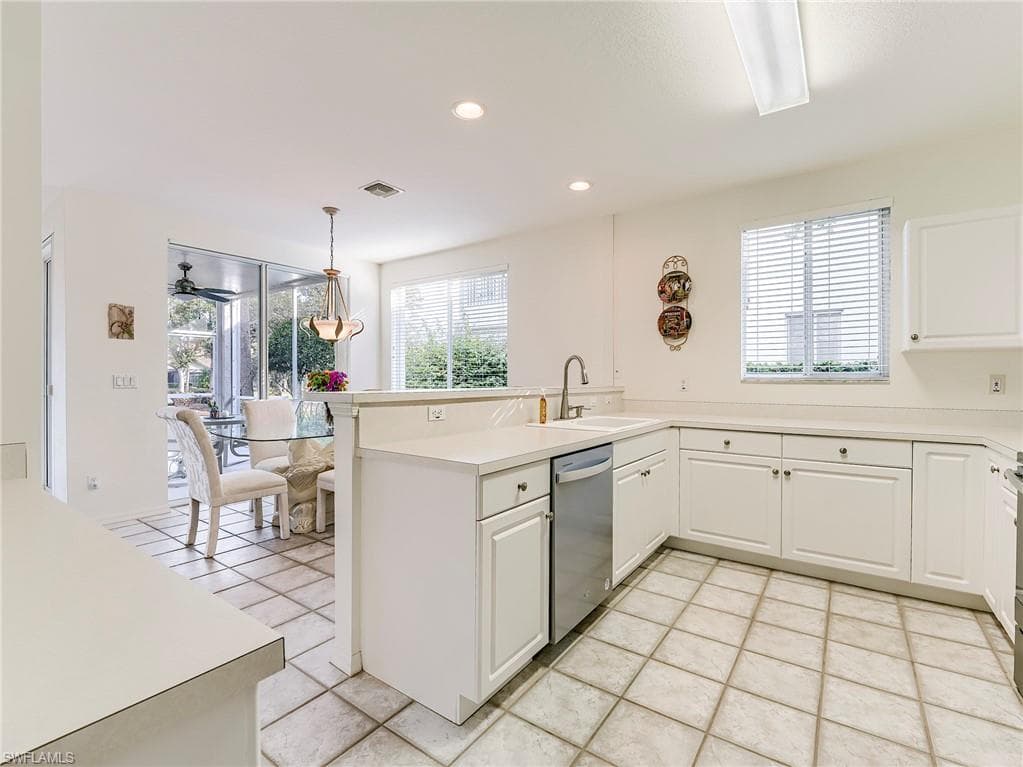 8461 Southbridge DR # 4, ESTERO FL 33967-13