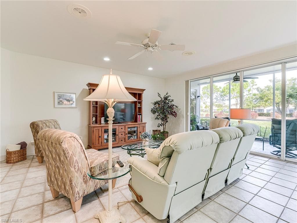 8461 Southbridge DR # 4, ESTERO FL 33967-7