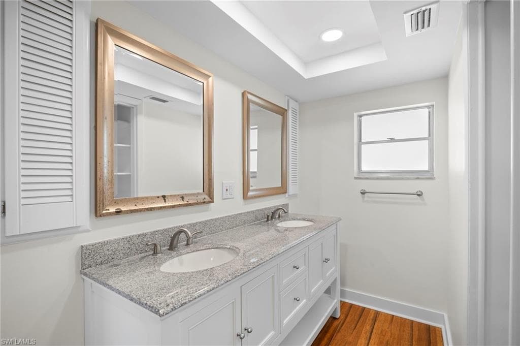 5091 Westminster DR-28