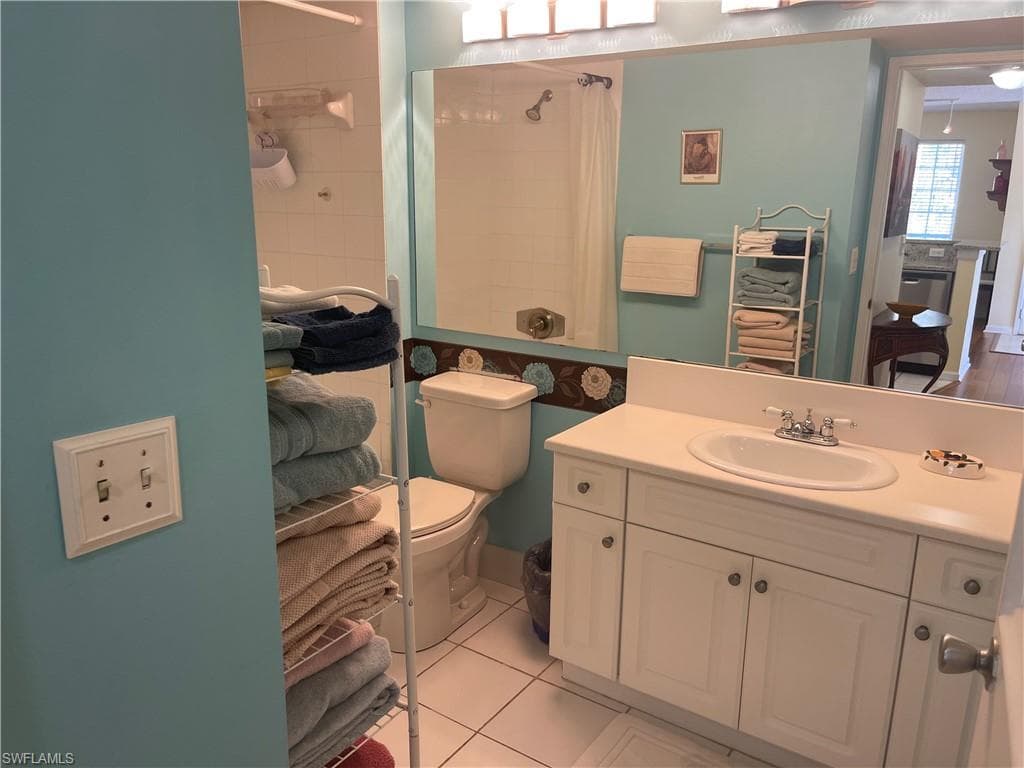 1260 Wildwood Lakes BLVD # 201, NAPLES FL 34104-8