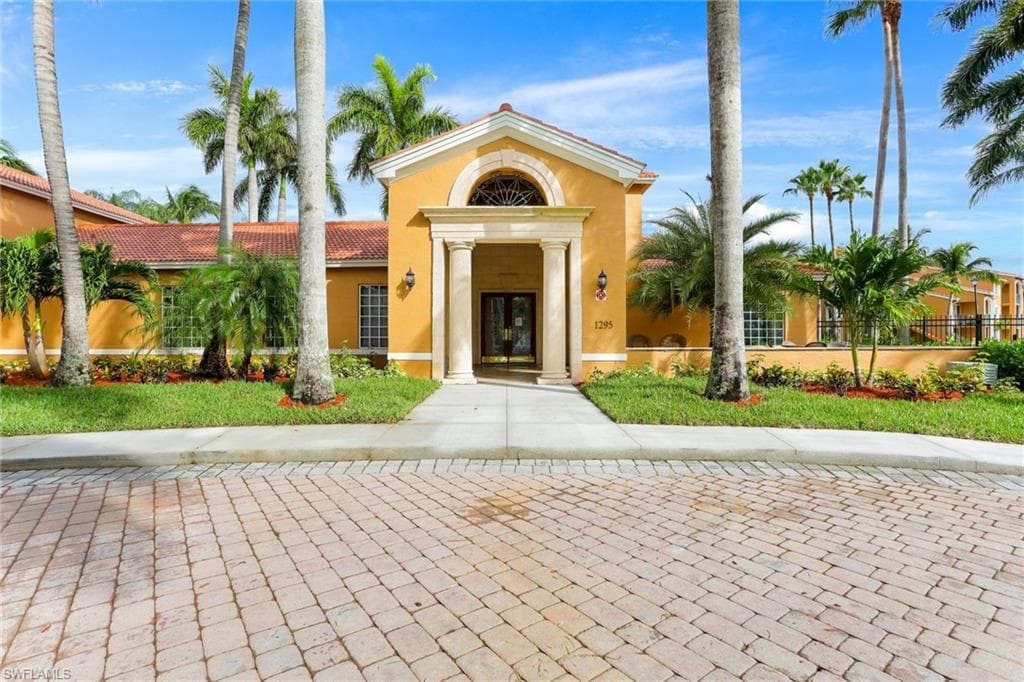 1260 Wildwood Lakes BLVD # 201, NAPLES FL 34104-13