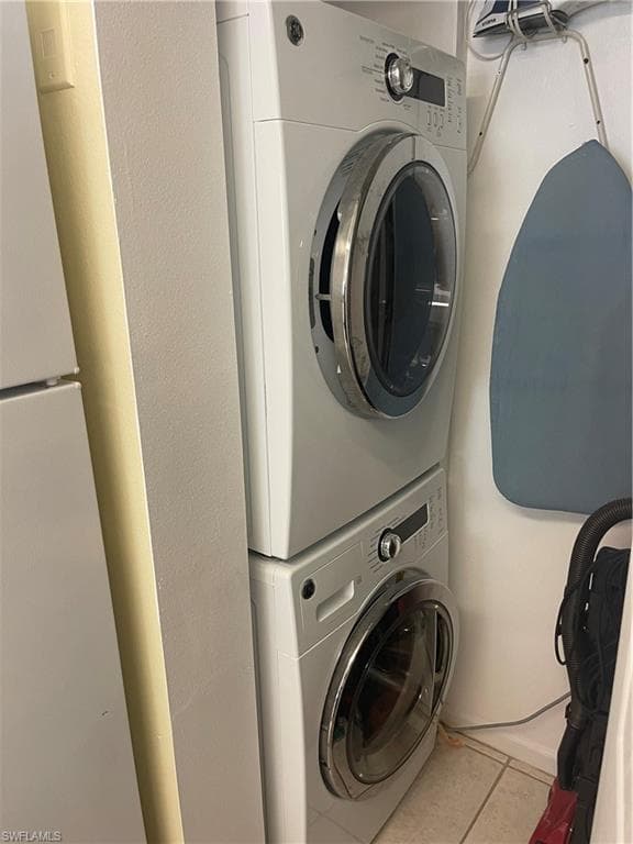 1260 Wildwood Lakes BLVD # 201, NAPLES FL 34104-7