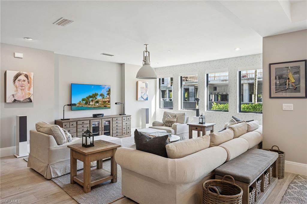 1135 3rd AVE S # 119, NAPLES FL 34102-18