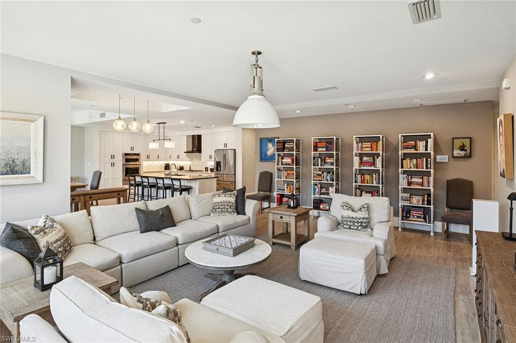 1135 3rd AVE S # 119, NAPLES FL 34102-20