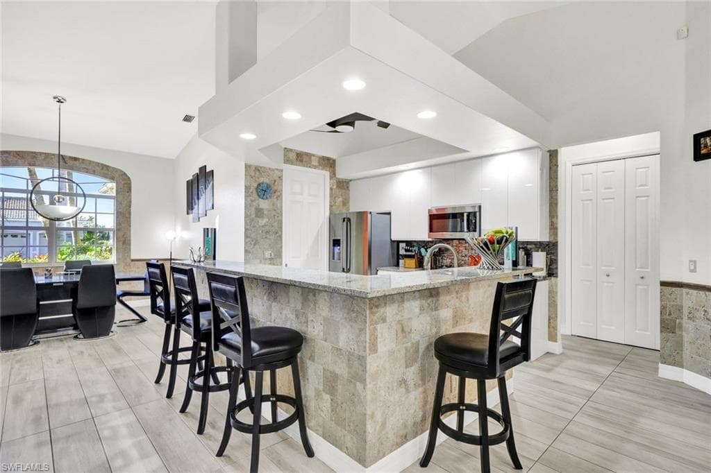 8596 Southwind Bay CIR, FORT MYERS FL 33908-8