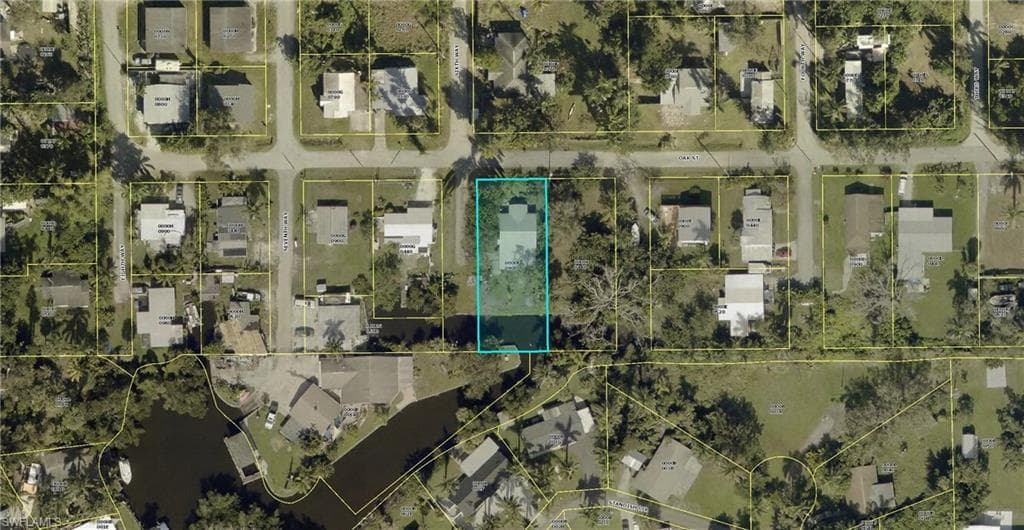 77 Oak ST, NORTH FORT MYERS FL 33903-16