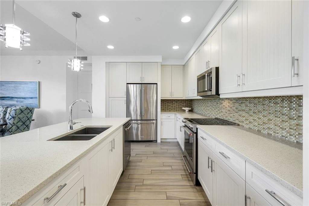 1035 3rd AVE S # 305, NAPLES FL 34102-10