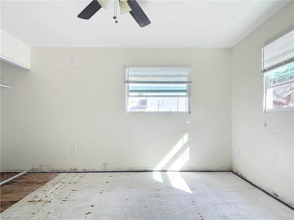 27571 Tarpon WAY, BONITA SPRINGS FL 34134-23