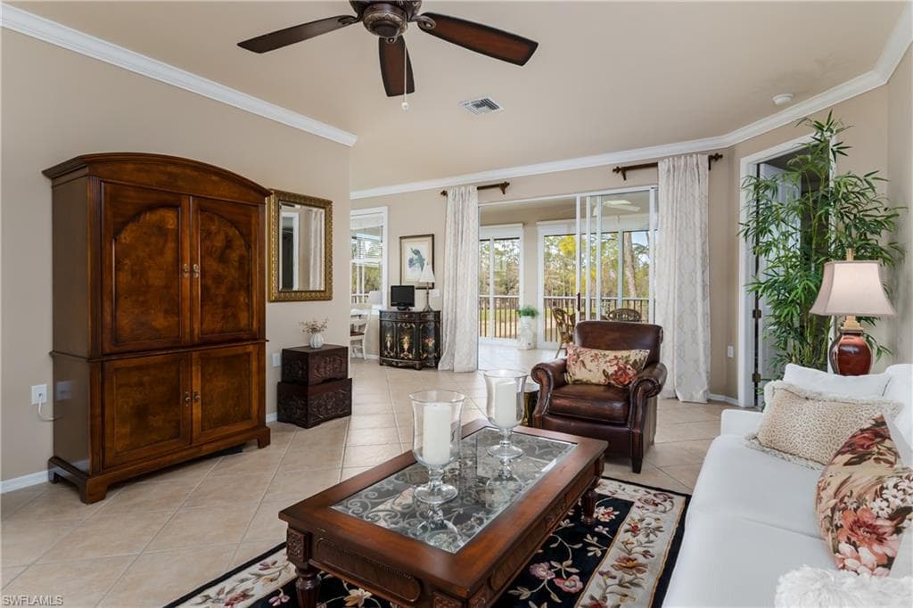 3989 Bishopwood CT W # 201, NAPLES FL 34114-7