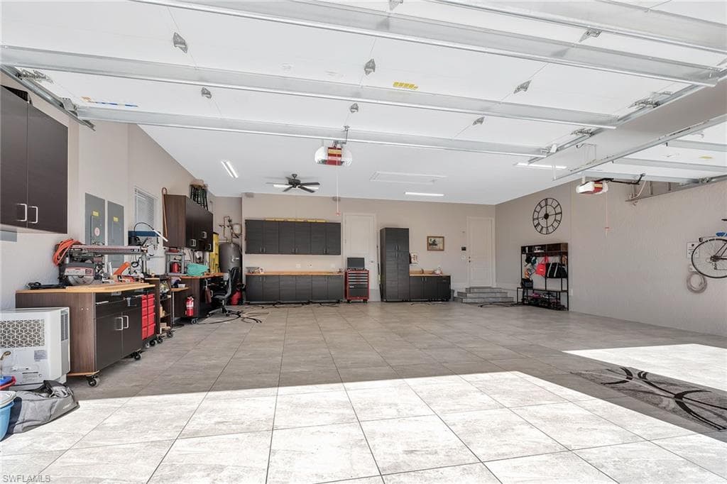 9087 Breakwater DR, NAPLES FL 34120-36