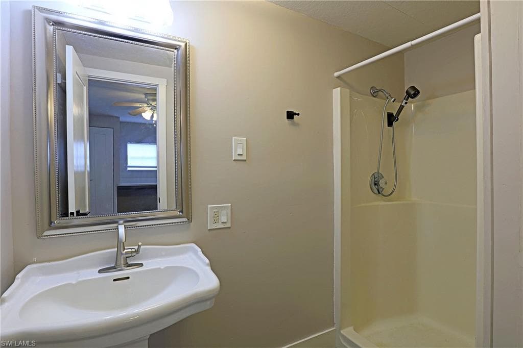 2012 S Olga DR # 38, FORT MYERS FL 33905-21