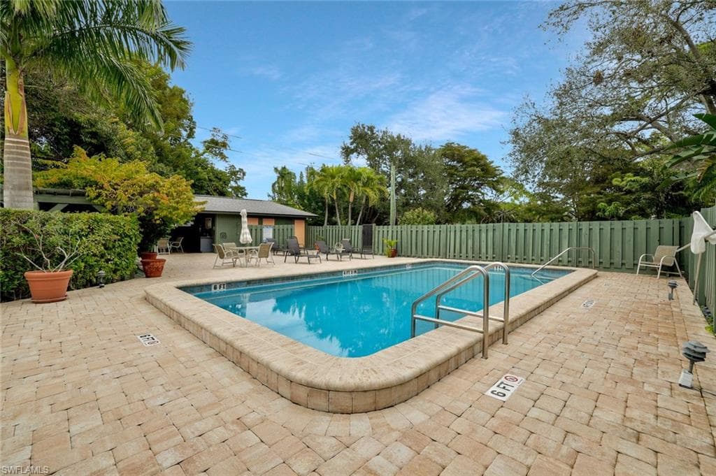 1329 Solana RD # K5, NAPLES FL 34103-23