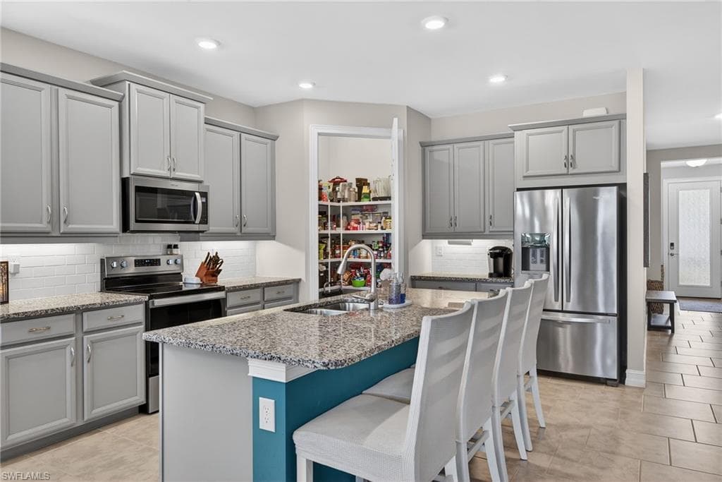 3873 Crosswater DR, NORTH FORT MYERS FL 33917-5