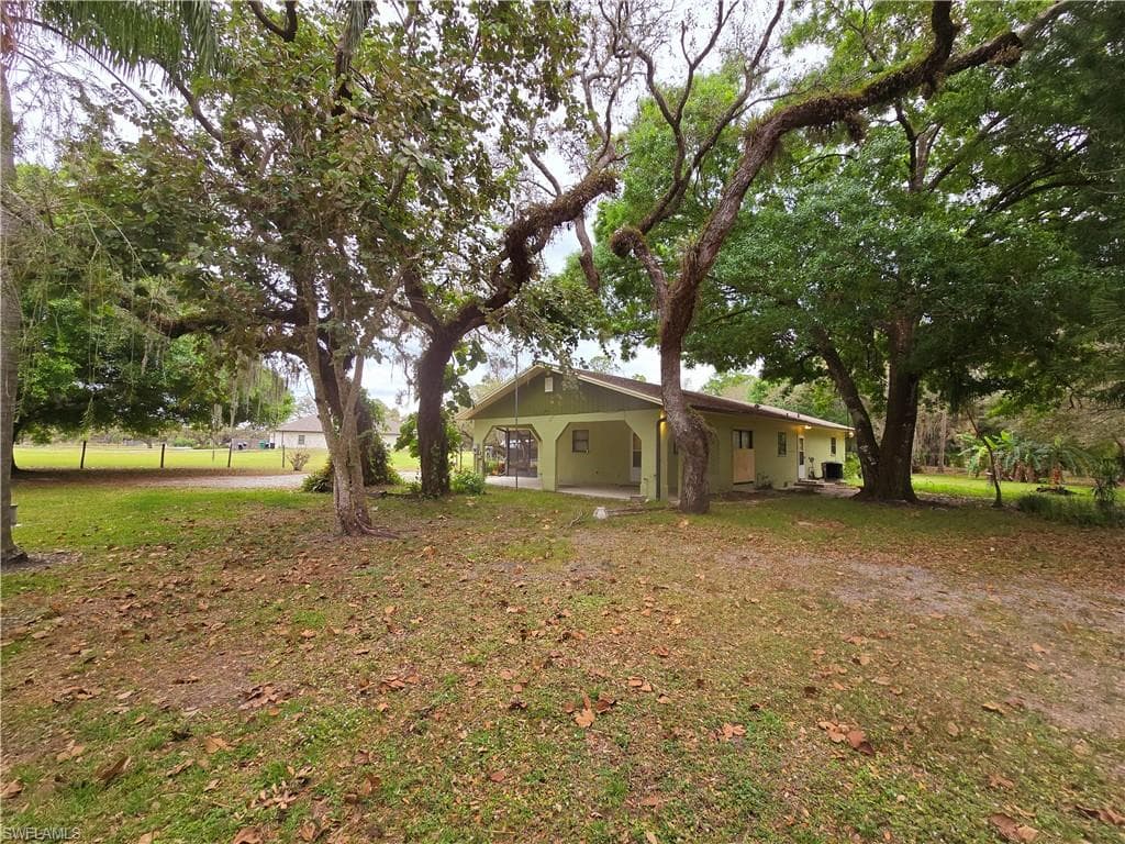 1301 Jacks LN, FORT DENAUD FL 33935-3