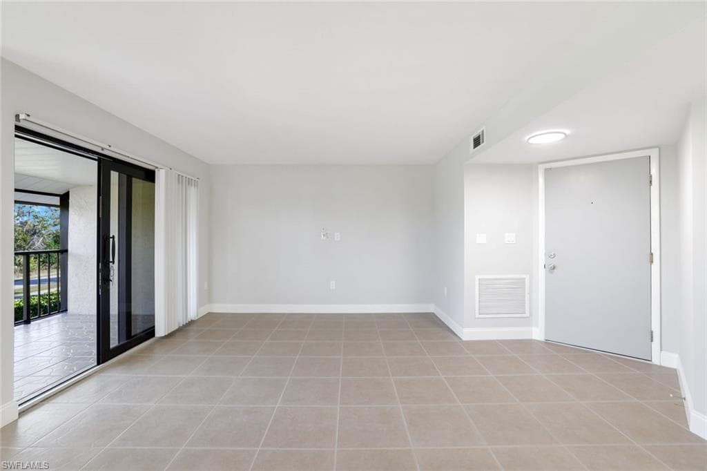 1508 Mainsail DR # 16, NAPLES FL 34114-6