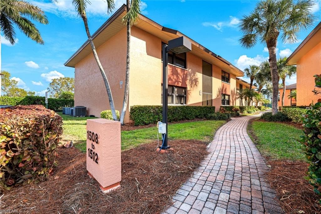 1508 Mainsail DR # 16, NAPLES FL 34114-4