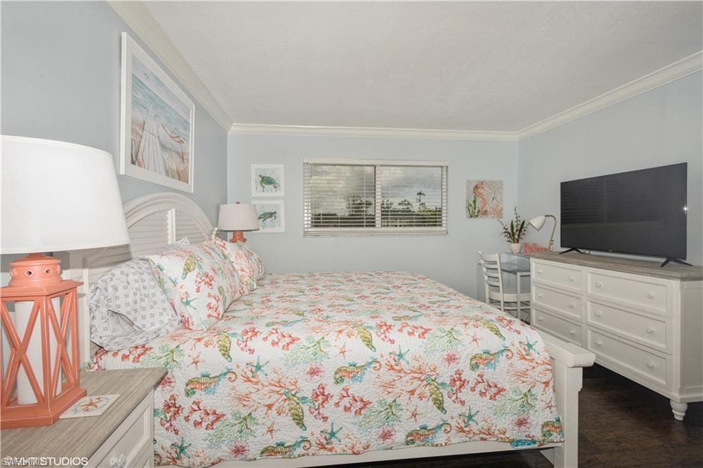 190 Turtle Lake CT # 311, NAPLES FL 34105-21