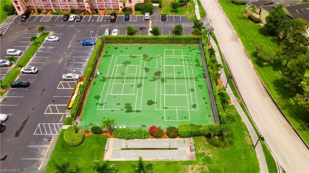 190 Turtle Lake CT # 311, NAPLES FL 34105-32