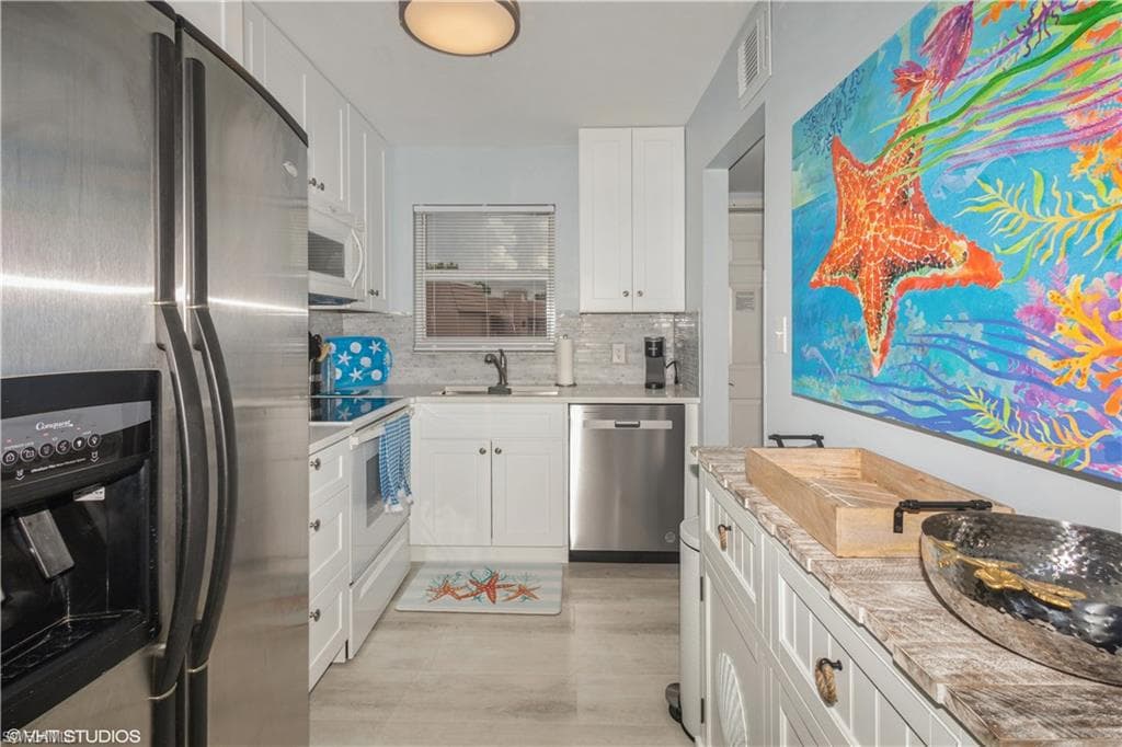 190 Turtle Lake CT # 311, NAPLES FL 34105-13