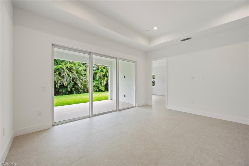 2548 Linda DR, NAPLES FL 34112-5