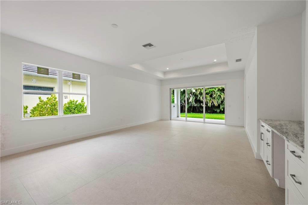 2548 Linda DR, NAPLES FL 34112-9