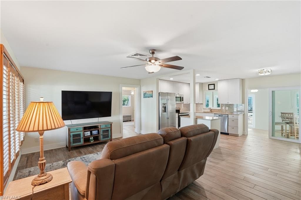 2821 Bruce ST, MATLACHA FL 33993-6